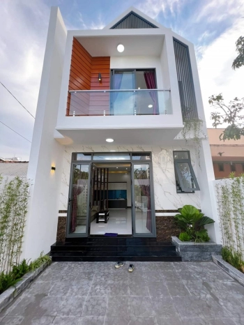 NHÀ MỚI XÂY- ĐẦY ĐỦ TIỆN NGHI- CÂY XANH THOÁNG MÁT