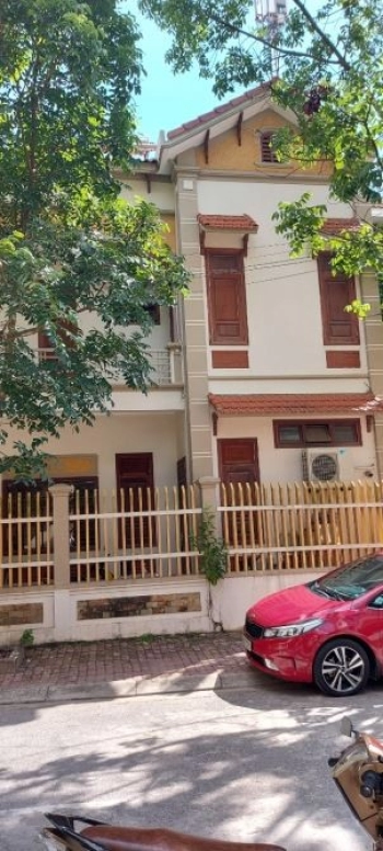 bán căn nhà víp nhất khu đại hoàng long suối hoa,dt 174m2,mt 14m, hướng TB,giá 24 tỷ