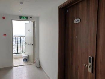 Căn hộ D-Vela tầng 19 view thành phố sầm uất, nội thất cơ bản.