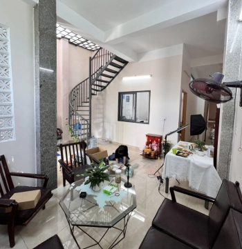 Cho thuê nhà nguyên căn full nội thất, HXT, 100m2, 15tr/tháng