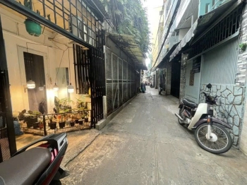 NHÀ ĐẸP NẰM NGAY TRUNG TÂM DIỆN TÍCH 68M2 CHỈ 8 TỶ SÁT MẶT ĐƯỜNG