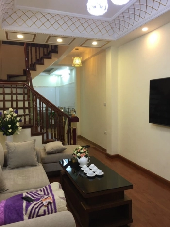 Nhà 3 tầng nội thất xịn xò