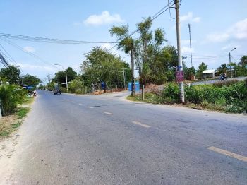 Đất  thổ cư sổ sẵn mặt  tiền đường Quốc Lộ 50, trung tâm Cần Đước, Long An