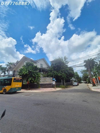 🏡 BIỆT THỰ  GÓC 2 MẶT TIỀN NGUYỄN VĂN HƯỞNG - THẢO ĐIỀN QUẬN 2 CÁCH SÔNG SG VAI TRĂM M