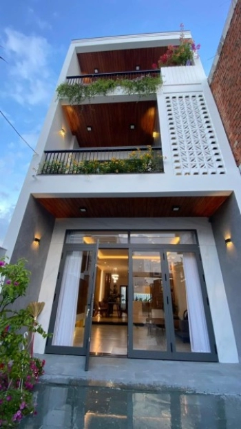 Cần tiền bán nhanh nhà 3 tầng mới 100% , ngay cầu Trung Lương , trục thông ra Nguyễn Phước Lan - Nam Hoà Xuân 