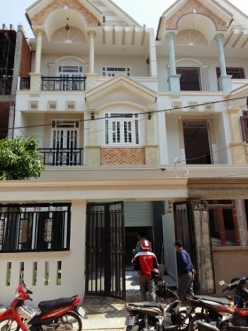 VILA Phố 10x20 =4PN,3WC đúc 1 trệt 1 lầu đg 10m 1 Sẹc đg Nguyễn kim cương