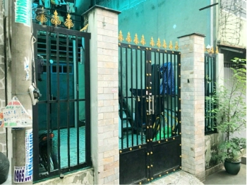 Tôi bán nhà 140 m2, ( 4 m x 20 m), Sổ hồng riêng, khu sầm uất, Quận 7, Giá : 6,5 tỷ