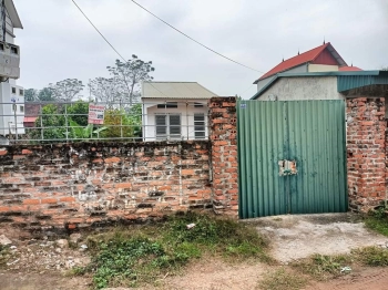 Bán 200m có 150 thổ cư tặng nhà cấp 4 