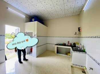 Bán căn nhà cấp 4 xây mới 100%, thuộc khu dân cư mới đối diện bệnh viện Phổi Vĩnh Long