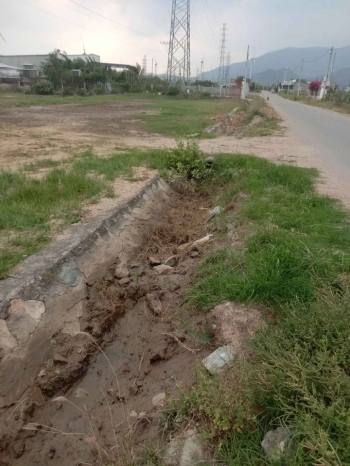 Mình cần ra đi 900m2 đất