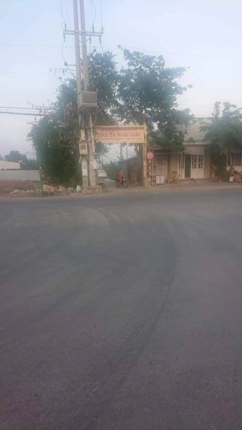 Hàng hót giá sập sàn giao dịch bất động sản