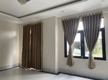 Bán nhà mới lộ tẻ ba se để chuyển chỗ ở