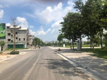 càn sang nhượng 4 lô liền HOÀNG VĂN THỤ  kéo dài