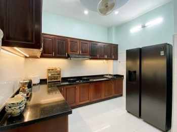Nguyễn Trọng Tuyển - ngay vòng xoay Lăng Cha Cả - 41m2 x 4T, hẻm thông, nhà cao thoáng - ở sướng.