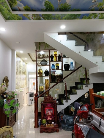 Bán nhà phố full nội thất, xe hơi ngủ trong nhà, 3 tầng chỉ 5.5 tỉ, Hiệp Bình Phước	