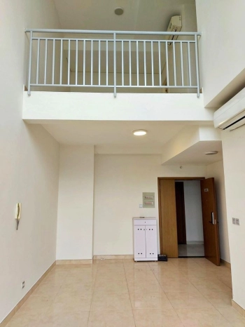 Cho thuê căn hộ Luxgarden : Duplex 3PN - 3WC. Có sân vườn riêng. Có nội thất, view sông thoáng mát.