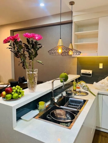 Nhượng căn hộ Gold view 70m2 2PN 1WC