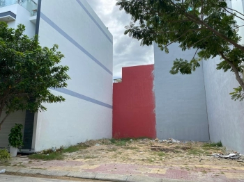 CẦN CÓ SỰ RIÊNG TƯ VỢ CHỒNG TÔI BÁN LÔ ĐẤT NGAY TT THỊ TRẤN LONG THÀNH, đối diện chợ Long Thành, SỔ SẴN CẦM TAY GIÁ RẺ HƠN MB CHUNG 300Trieu