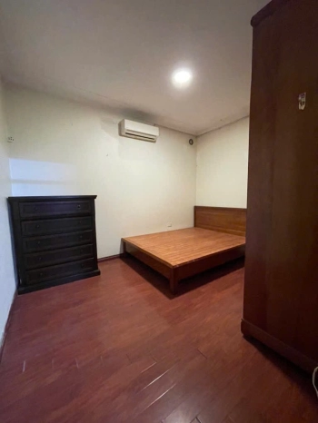 BÁN NHÀ TẬP THỂ NGHĨA TÂN, CẦU GIẤY 150M 5. TỶ