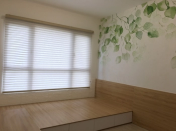 Căn hộ Palm Heights tầng 5 ban công rộng rãi, view thành phố sầm uất.