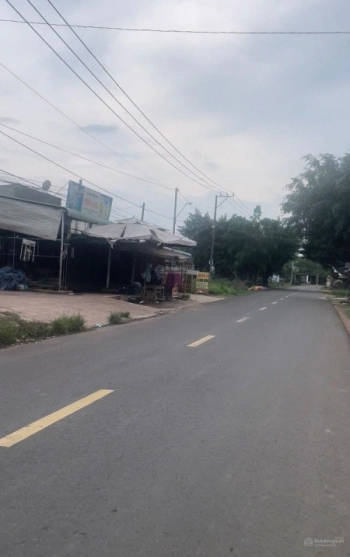 Bán rất gấp nhà mới xây mặt tiền đường ĐT 720 - Quốc lộ 55 cũ tại xã Suối Kiết, Huyện Tánh Linh, tỉnh Bình Thuận. ( nay là tỉnh Lâm Đồng)