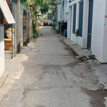 Bán nhà trệt, hẻm xe máy, cách đường ô tô chưa tới 100m thuộc TP.Bến Tre (cũ), giá 1 tỉ