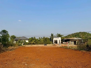 1 lô duy nhất khu Tam Giác Vàng buôn Komleo Hoà Thắng 5x52m 1,39 tỷ Quỳnh Anh
