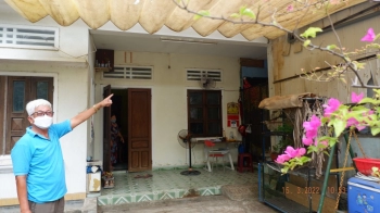 Bán nhà về ở với con