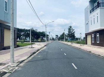 VỢ CHỒNG TÔI ĐỊNH CƯ NƯỚC NGOÀI CẦN BÁN LÔ GÓC NGAY CÔNG VIÊN KDC D2D GIÁ RẺ ĐỂ BÁN NHANH