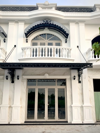 Sở Hữu Nhà Phố Hiện Đại – Cao Cấp Chỉ Với Mức Giá 3 tỷ - View Cầu đi bộ siêu HOT !