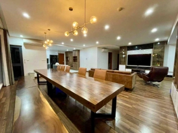 Căn góc 06 tầng trung 71m2, 2PN, cửa TB, ban công TN - ĐN, tại dự án Luxury Park Views, giá 3,75 tỷ