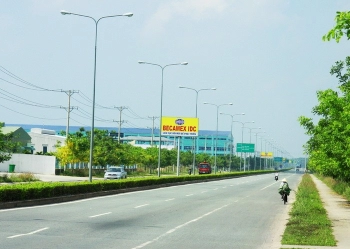 Đất sổ hồng, thổ cư 660m2 ngay sát Quốc Lộ, ngay Trung tâm TP gần chợ dân đông giá 385tr
