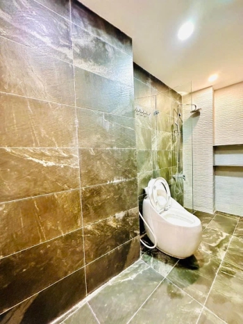 Bán gấp nhà Nguyễn Khánh Toàn ngõ thông gần phố kinh doanh 60m² x 5 tầng 15 tỷ