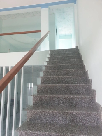 Bán nhà cấp 3 mới xây hẻm Hà Giang, Phường Lộc Sơn, TP Bảo Lộc, 5*14 m, giá 2,3 tỷ