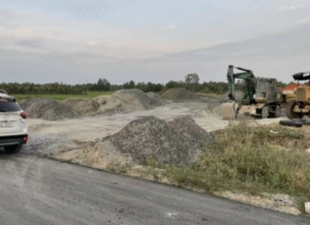 Bán 2589m2 đất thỏi cư Mặt tiền Quản Lộ Phụng Hiệp