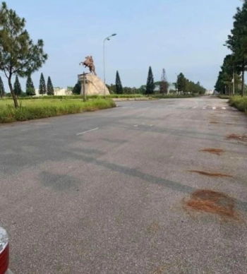 Cần bán 1 lô đất shophouse trục chính 40m dự án Nam Từ Sơn giáp KĐT Vsip.