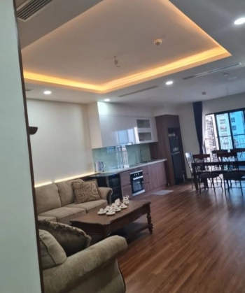Chính chủ cần bán căn hộ tầng 9 Dự án GoldenPark Tower , 3 PN, 2 WC, nội thất đẹp