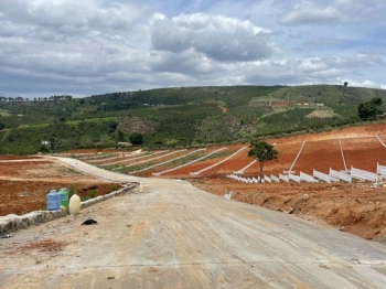 Kẹt tiền bán lỗ 1100m2 xã Nam Hà sát suối, 200m2 thổ cư