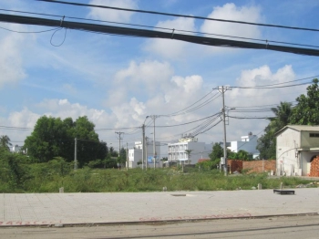 Cần bán nhanh lô đất ở phía sau sau chợ đêm Hòa Lân