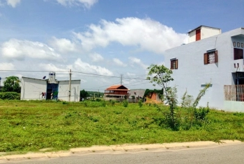 BÁN LỖ 150TR Ở THỊ XÃ, NGAY KCN. DT 21X50= 1000M2 ĐẤT GẦN CHỢ TIỆN BUÔN BÁN. GIÁ 300 TRIỆU