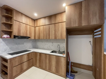 Giảm cực sâu hơn 1 tỷ căn hộ Vinhomes 2PN2WC góc view hồ bơi siêu đẹp