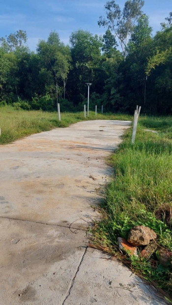 Chính chủ cần bán lô đất đã có sổ đỏ dt : 522 mét ( 400 m đất ở) 122 m đất vườn.