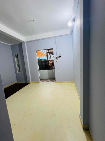 Nhà Trọ mặt tiền đường BTX Tân Bình. ngay trung tâm