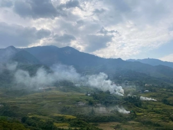 Gia đình cần bán cái nhà nhỏ wieu ruộng bậc thang 