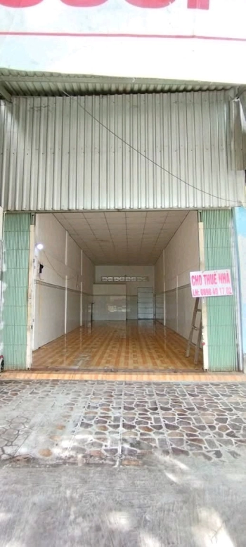 Cho thuê mặt bằng kinh doanh 4m nhà mặt tiền 7tr kv trung tâm ngã 4 QL1A Thành phố Vĩnh Long. Gần TGDĐ, FPT Shop, Trà sữa ZEZE... Đông đúc