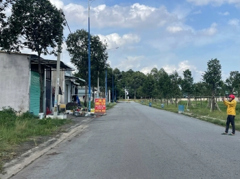 : Cần Bán Mảnh Đất 2 Mặt Tiền Nằm Cạnh Trục Đương MP -TV  Bên Cát Bình Dương. DT  153m2 Giá 2 tỷ350