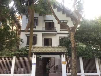 Cho thuê biệt thự khu Bán Đảo Linh Đàm hai mặt đường, Làm VP, Trường mầm non