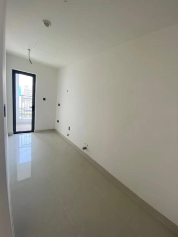 Căn hộ Saigon Royal tầng trung view nhìn ra hướng Bitexco.