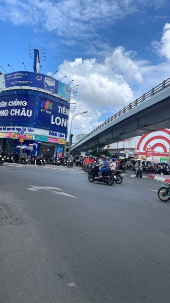 Bán nhà mặt tiền Nguyễn Văn Nghi P.7 Gò Vấp ngang 4m dài 23m SHCN 88,9m2 4 tầng HC đủ