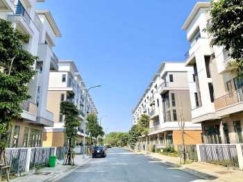 Bán nhà 4 Tầng TP. Từ  Sơn 3,X Tỷ